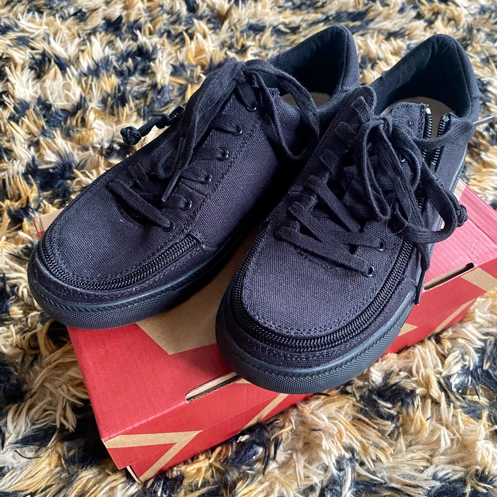 Women’s Black to the Floor BILLY classic lace and zipper canvas shoe 6.5